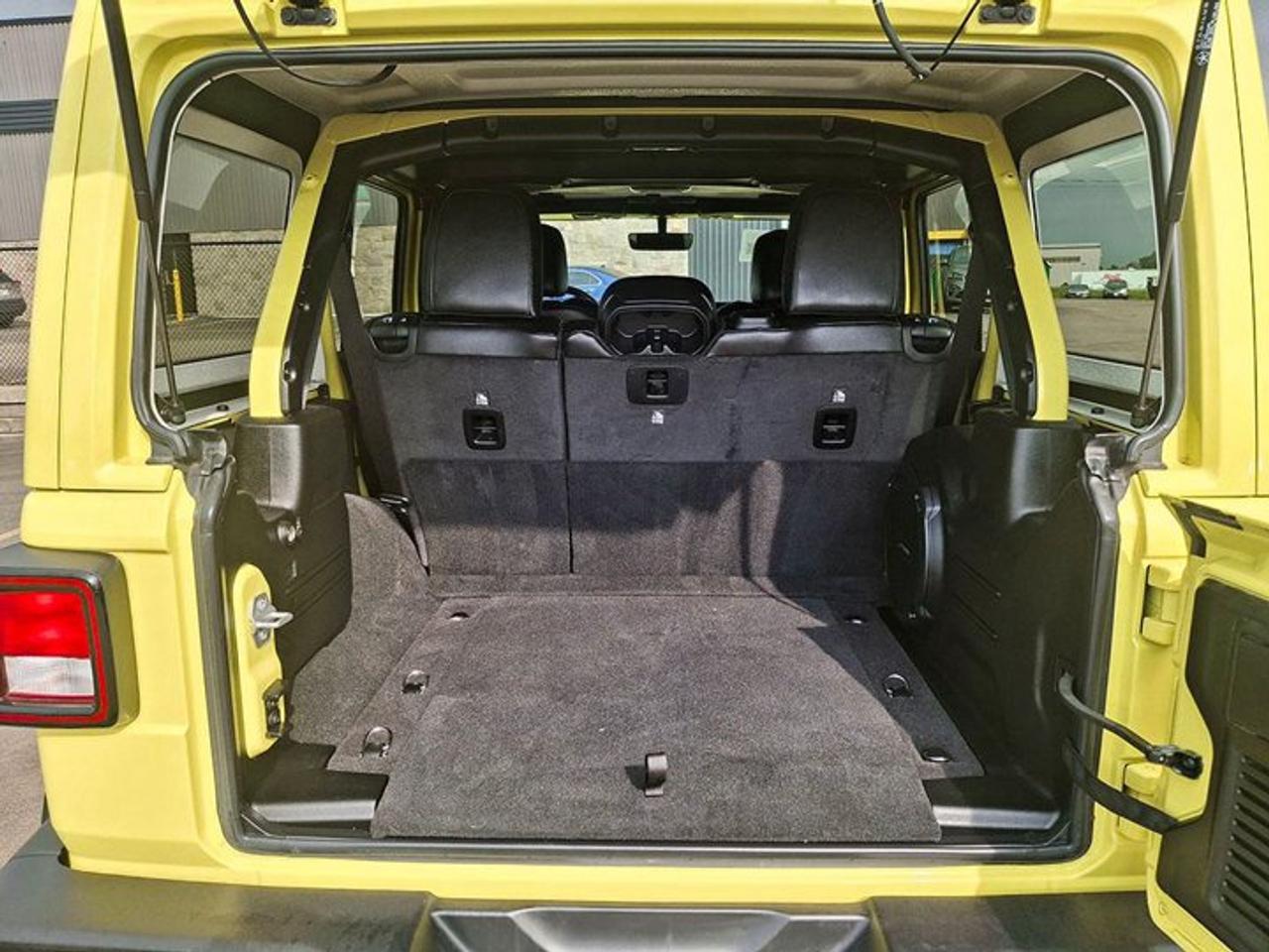 2023 Jeep Wrangler Sahara Altitude 4x4 | V6 | Leather | Heated Seats + Steering | Remote Start | Dual Top | and More ! Photo