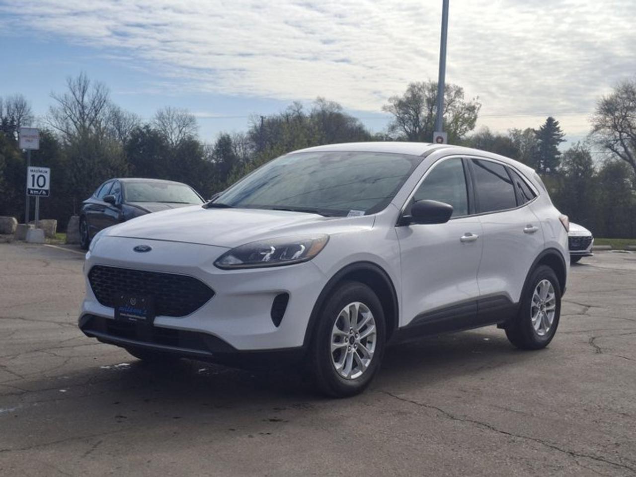 2022 Ford Escape SE Hybrid AWD | Heated Seats | Co-Pilot 360 | Lane Keep Assist | Carplay + Android Auto | and More ! Photo