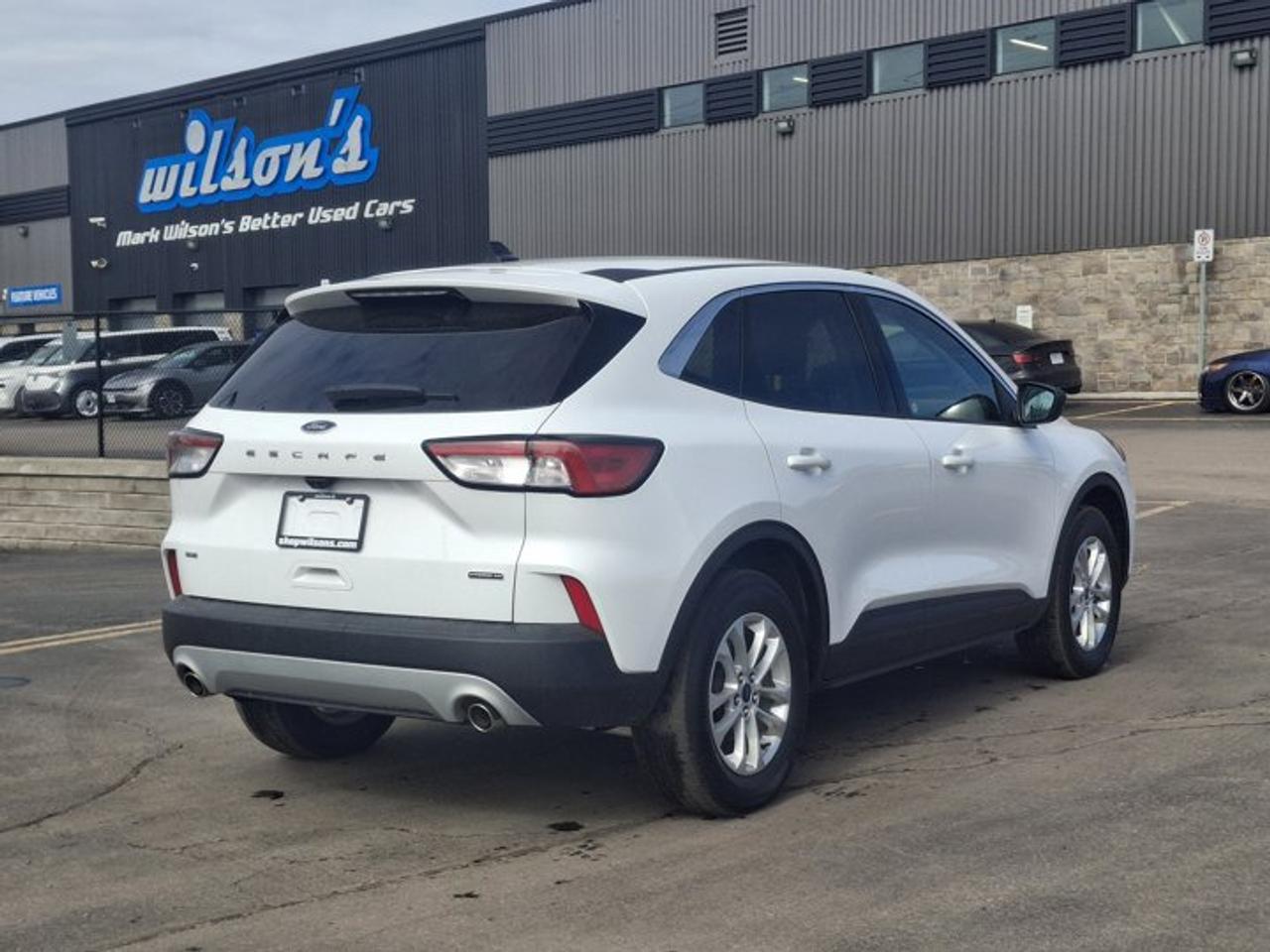 2022 Ford Escape SE Hybrid AWD | Heated Seats | Co-Pilot 360 | Lane Keep Assist | Carplay + Android Auto | and More ! Photo