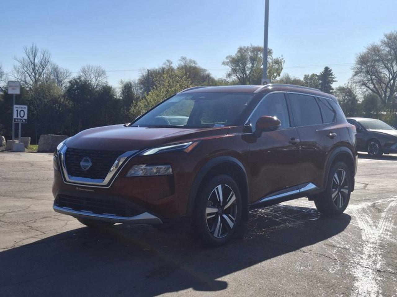 2023 Nissan Rogue Platinum AWD | Leather | Pano Roof | Navi | Heated Seats + Steering | Bose Audio | and More ! Photo