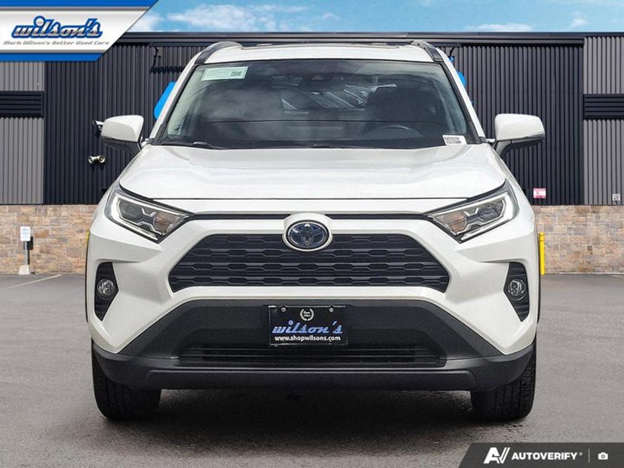 2019 Toyota RAV4 Hybrid XLE AWD | Sunroof | Heated Wheel + Seats | Power Seat | Rear Camera | Alloy Wheels and More ! Photo