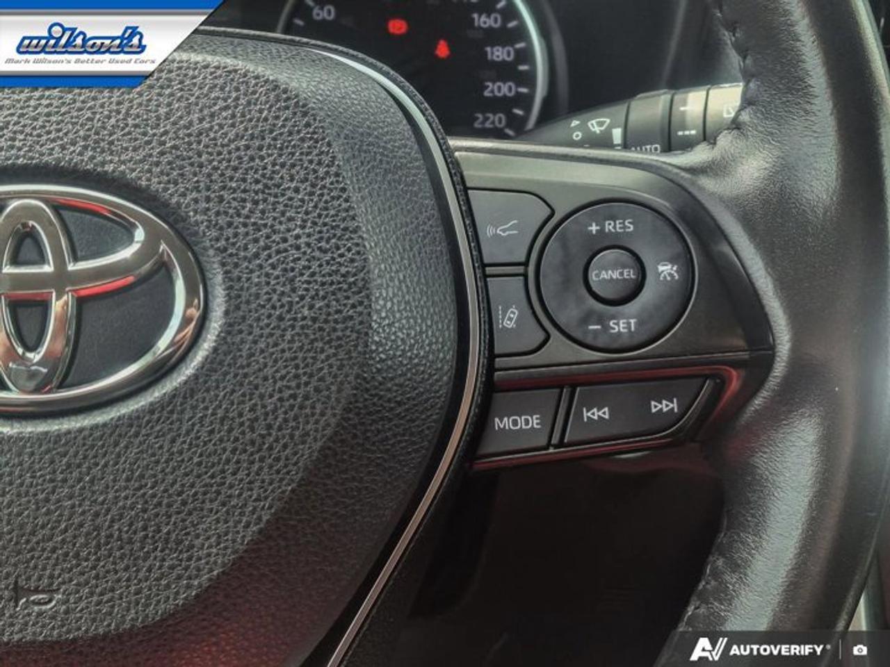2019 Toyota RAV4 Hybrid XLE AWD | Sunroof | Heated Wheel + Seats | Power Seat | Rear Camera | Alloy Wheels and More ! Photo