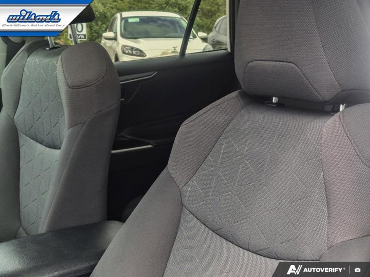2019 Toyota RAV4 Hybrid XLE AWD | Sunroof | Heated Wheel + Seats | Power Seat | Rear Camera | Alloy Wheels and More ! Photo