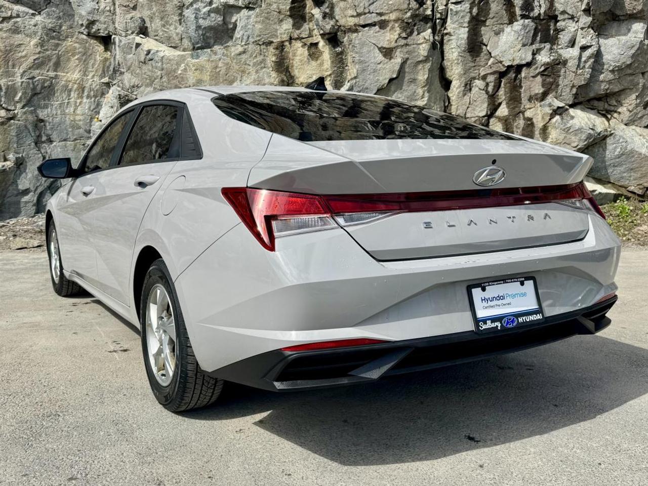 2022 Hyundai Elantra Essential Photo