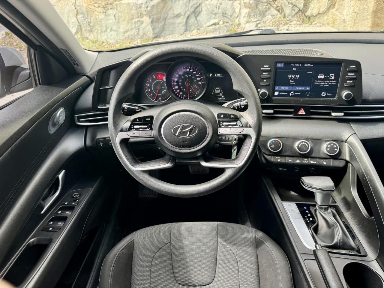 2022 Hyundai Elantra Essential Photo