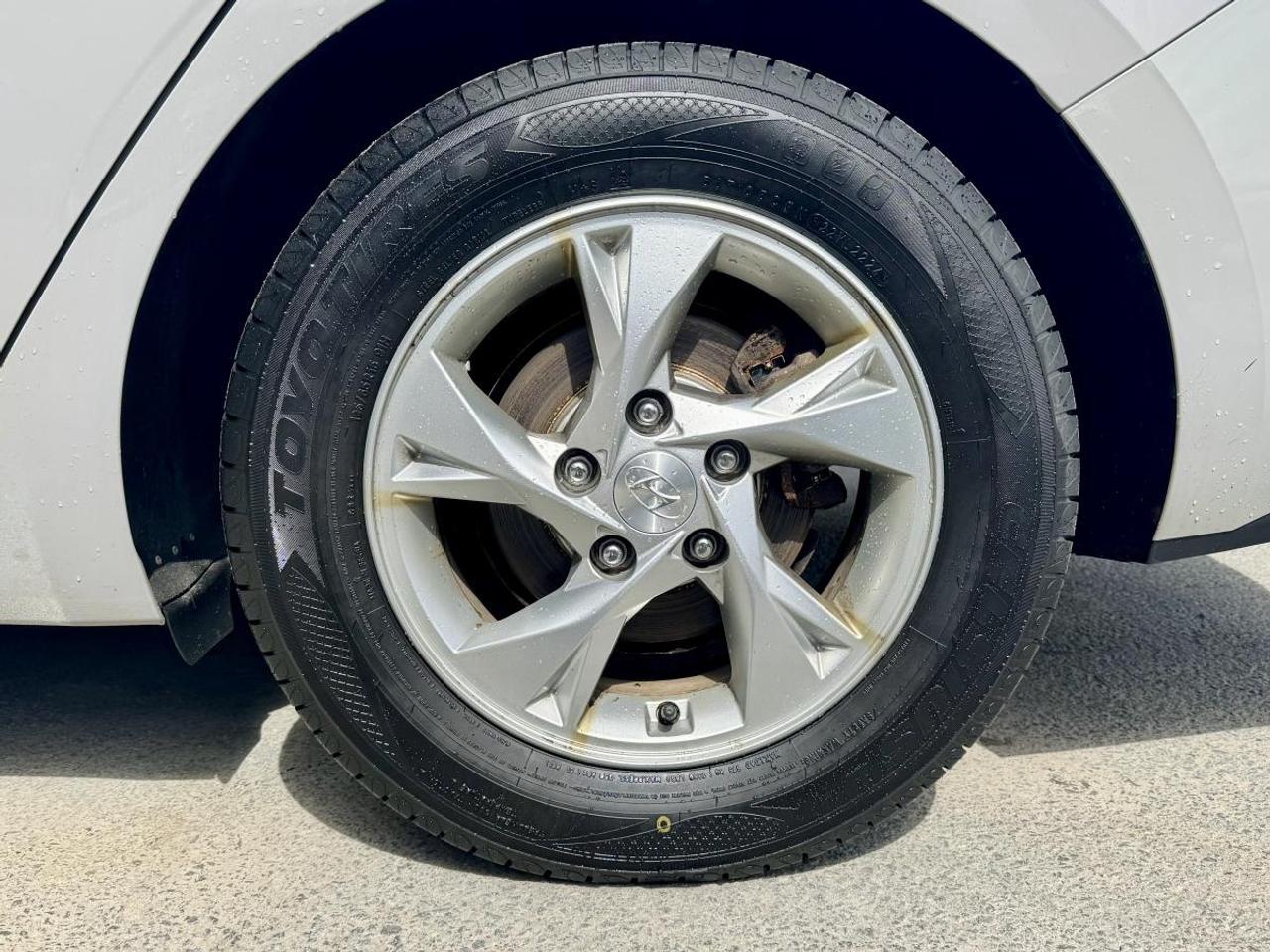 2022 Hyundai Elantra Essential Photo