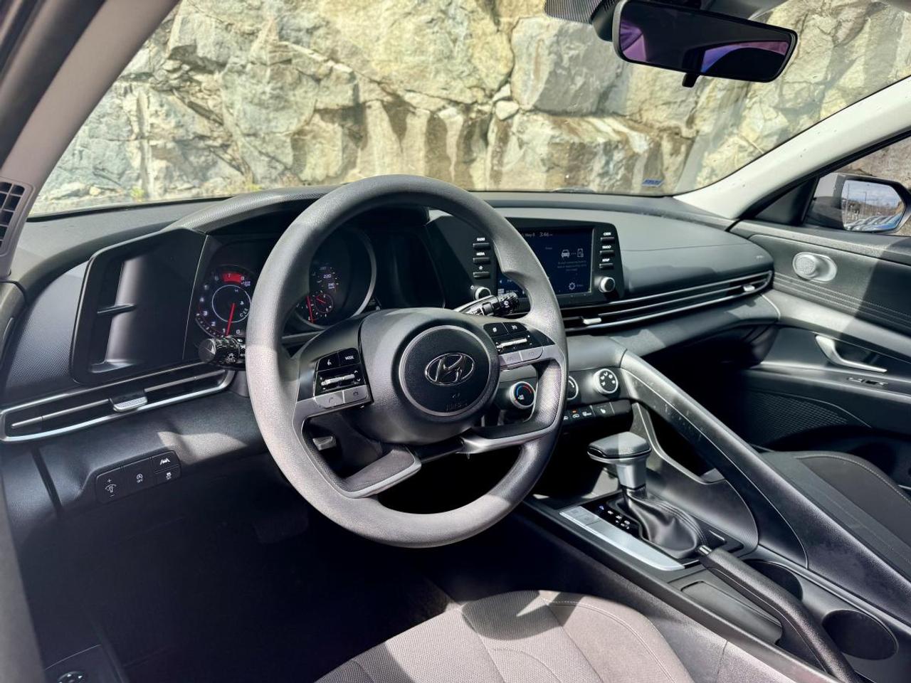 2022 Hyundai Elantra Essential Photo