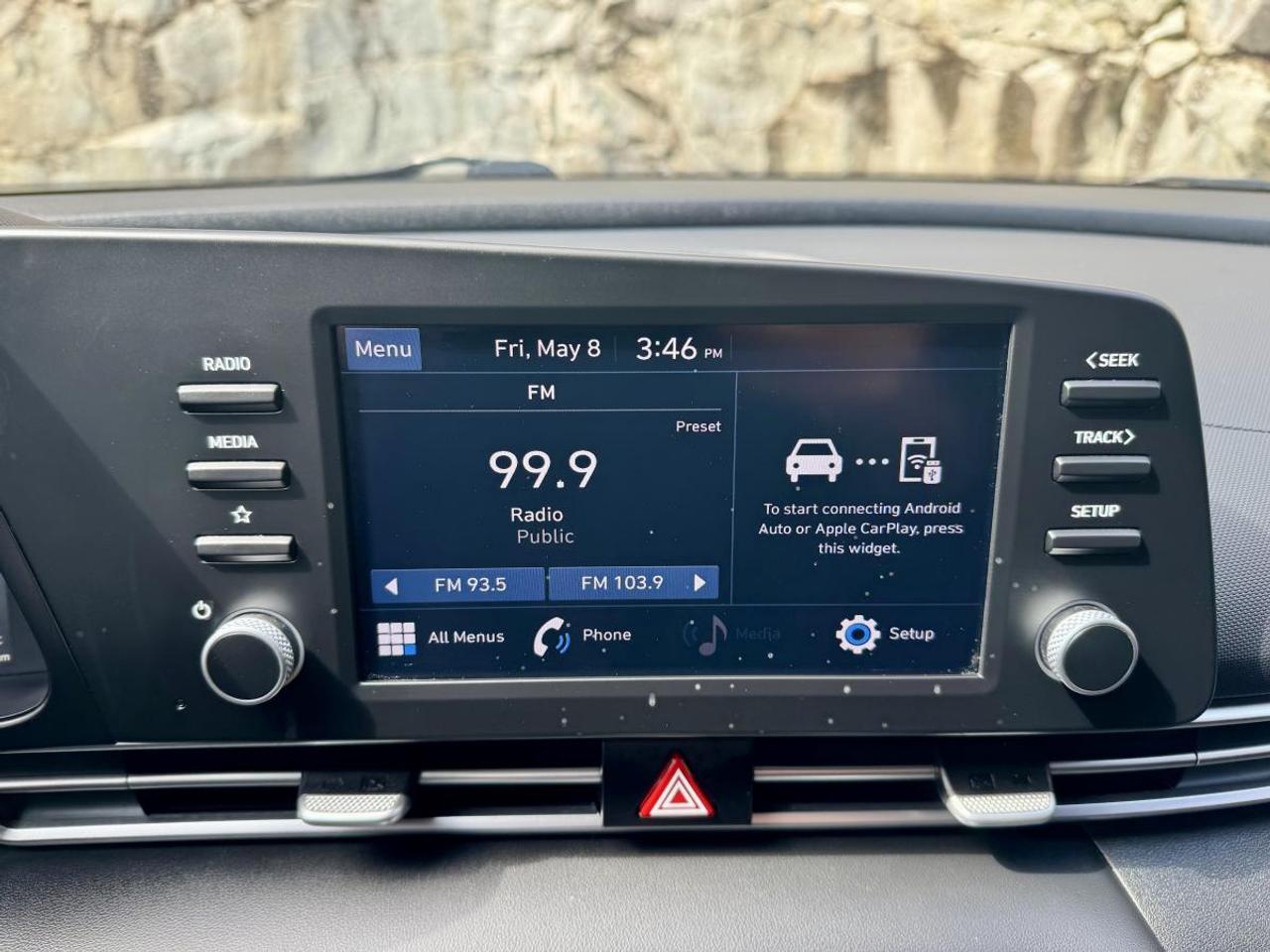 2022 Hyundai Elantra Essential Photo