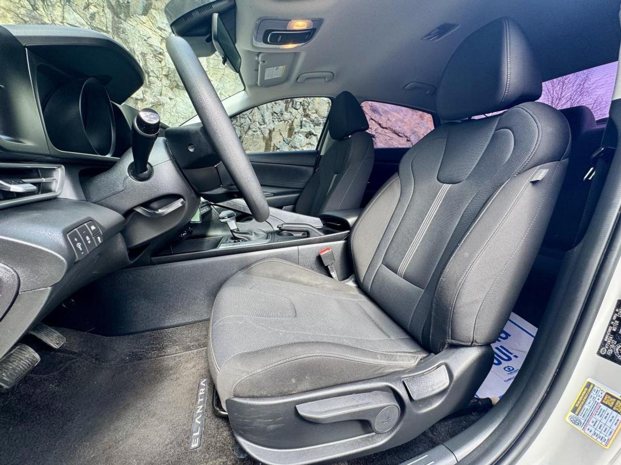 2022 Hyundai Elantra Essential Photo