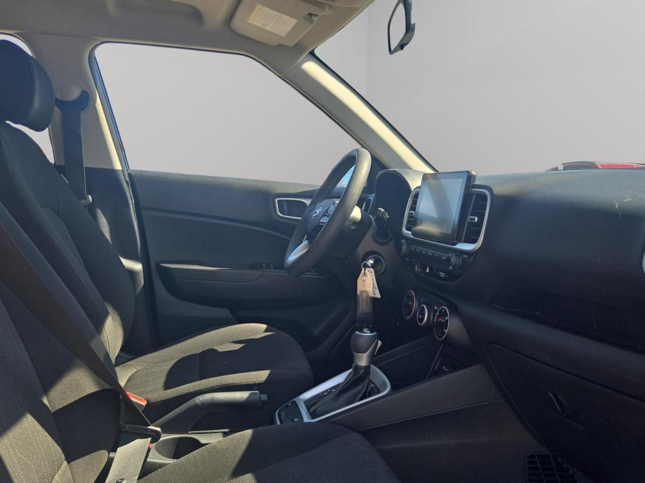 2020 Hyundai Venue Essential Photo