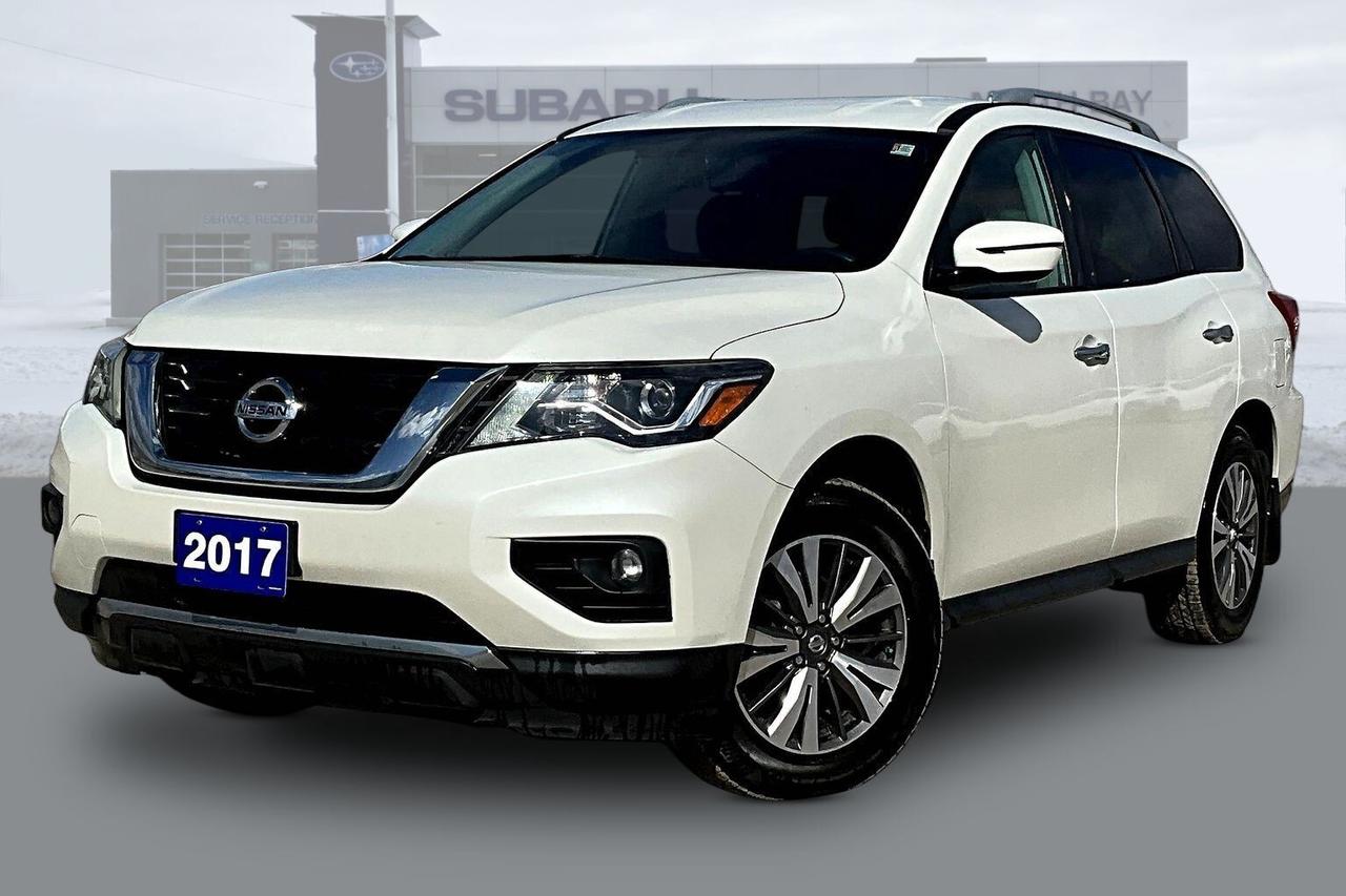 2017 Nissan Pathfinder SV Photo