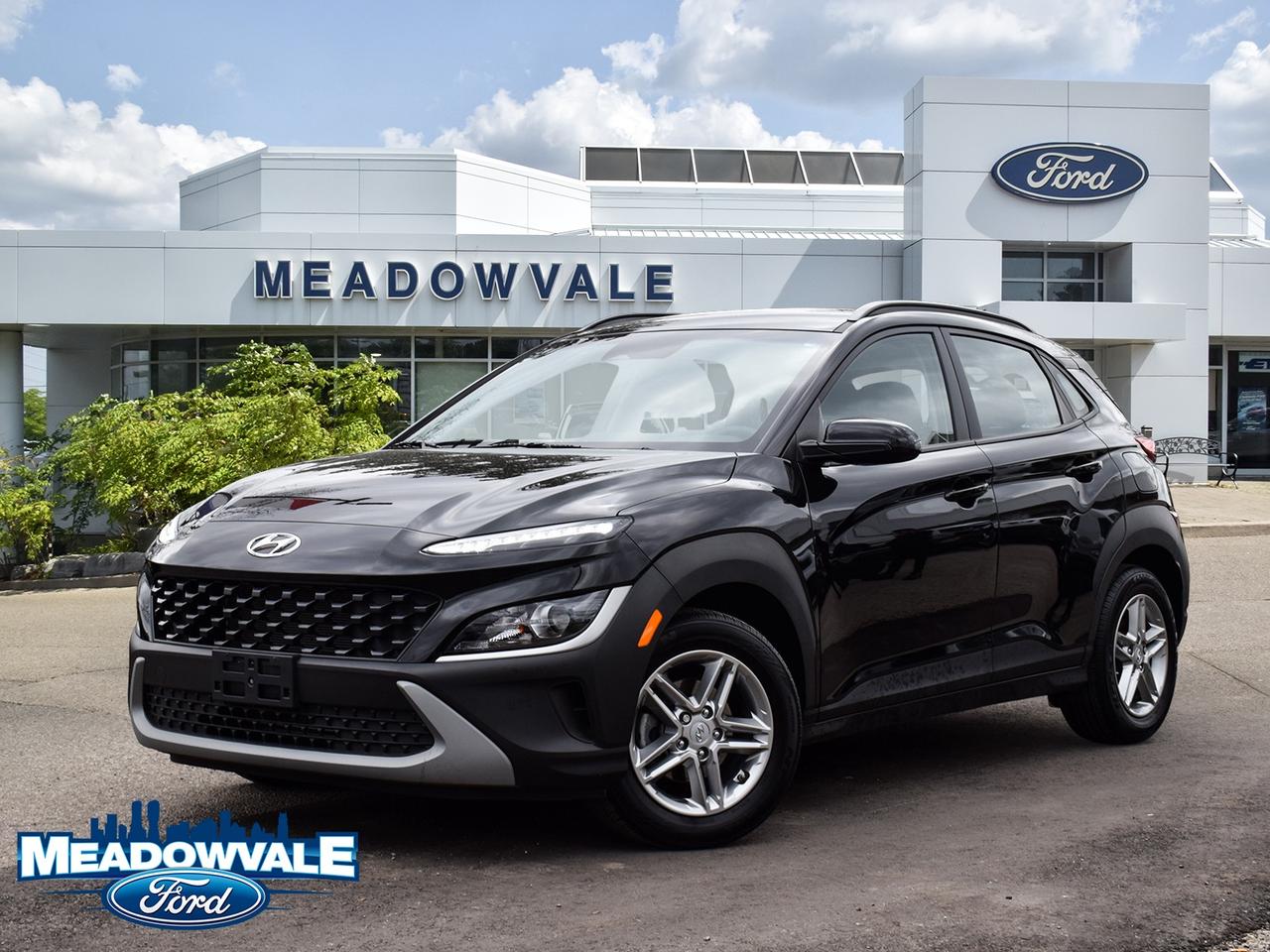 2023 Hyundai KONA Essential Photo0