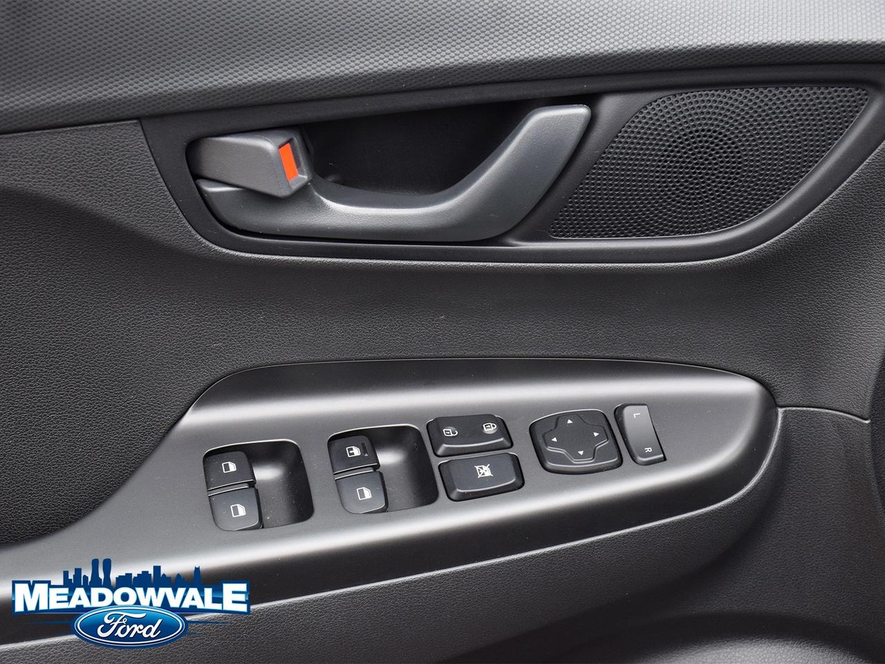 2023 Hyundai KONA Essential Photo