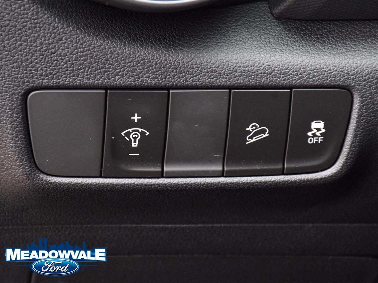 2023 Hyundai KONA Essential Photo