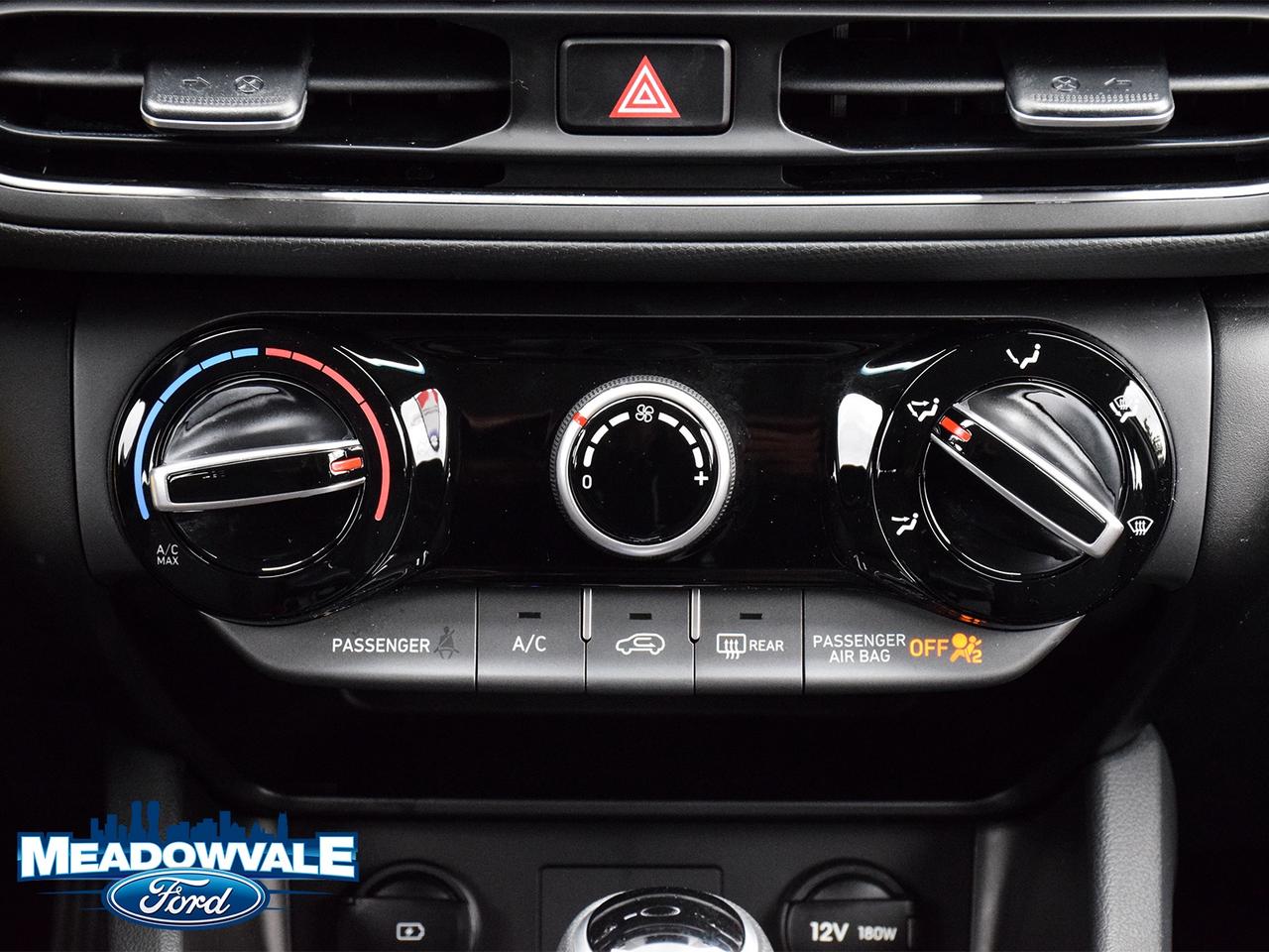 2023 Hyundai KONA Essential Photo