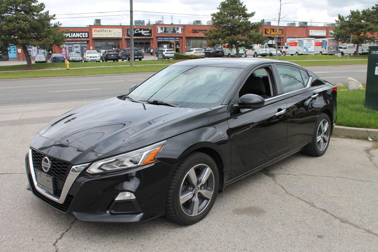 2022 Nissan Altima SE 4WD Photo