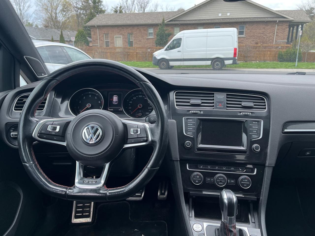 2015 Volkswagen Golf Autobahn Photo