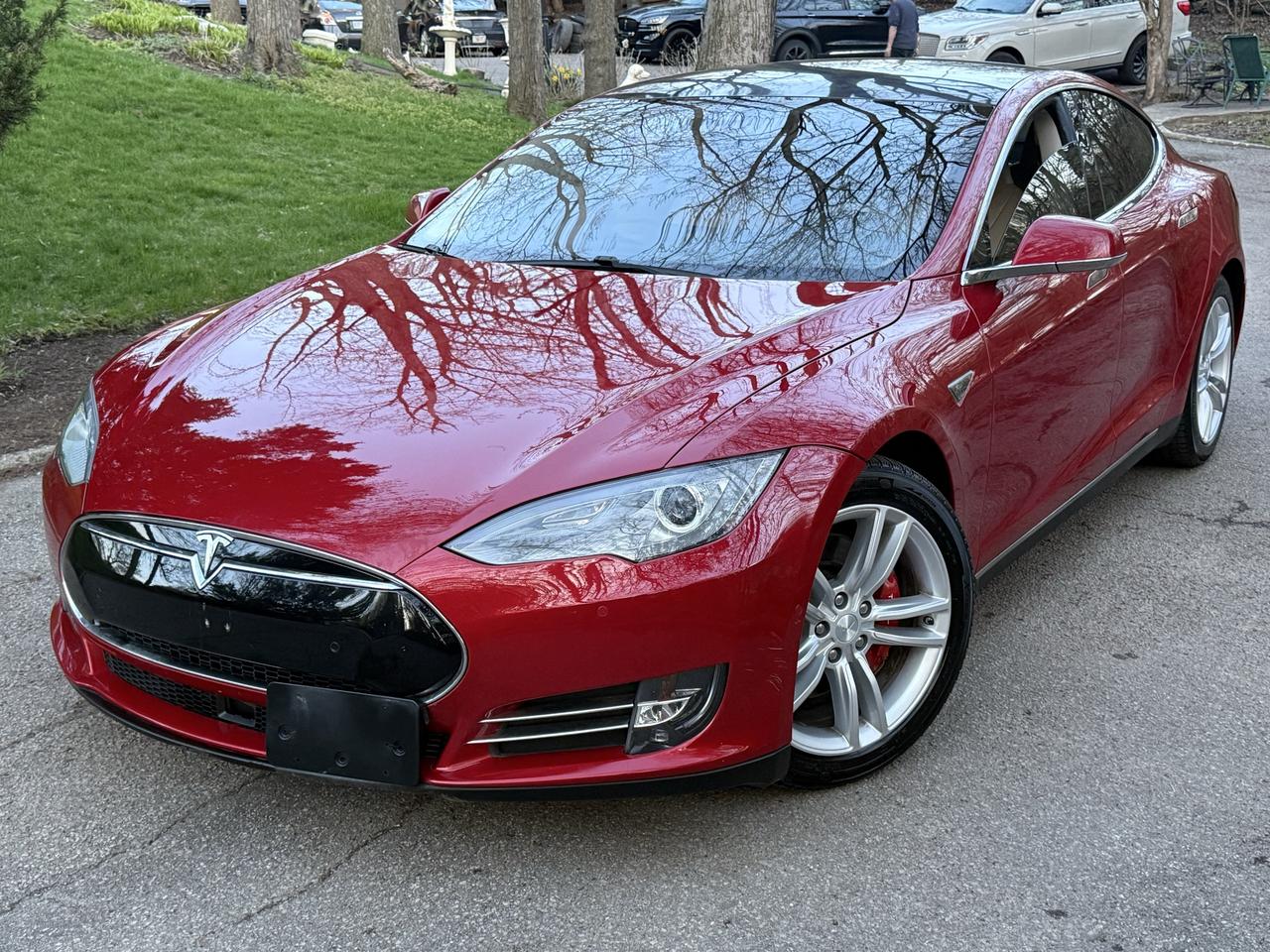 2015 Tesla Model S 85D Photo0