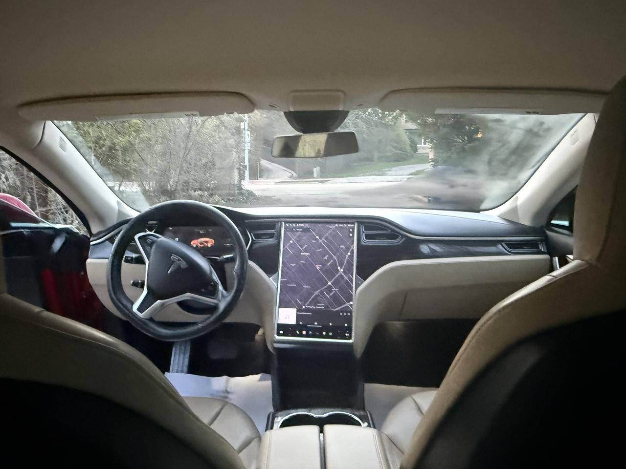 2015 Tesla Model S 85D Photo