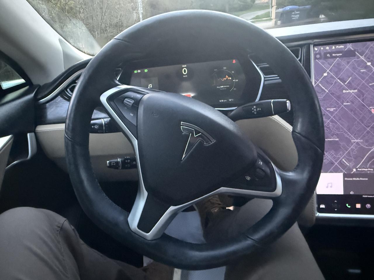 2015 Tesla Model S 85D Photo