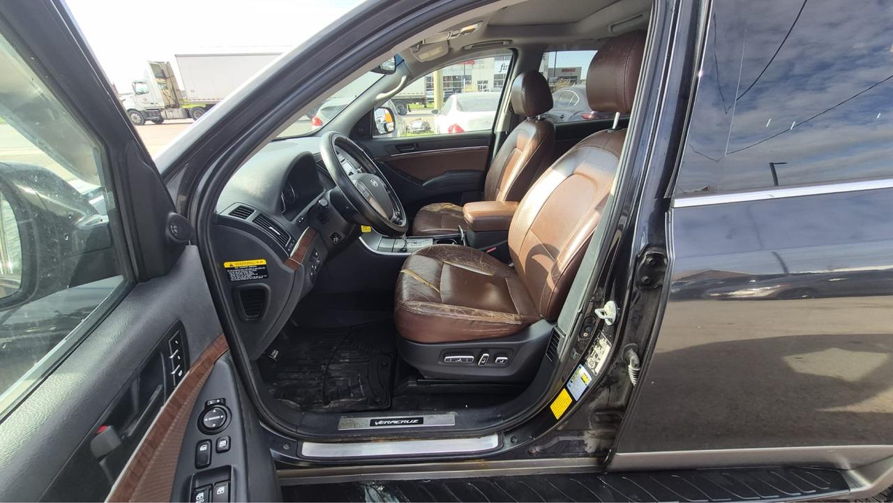 2008 Hyundai Veracruz GLS, RUNS GREAT, 2 SETS OF WHEELS, AS IS Photo