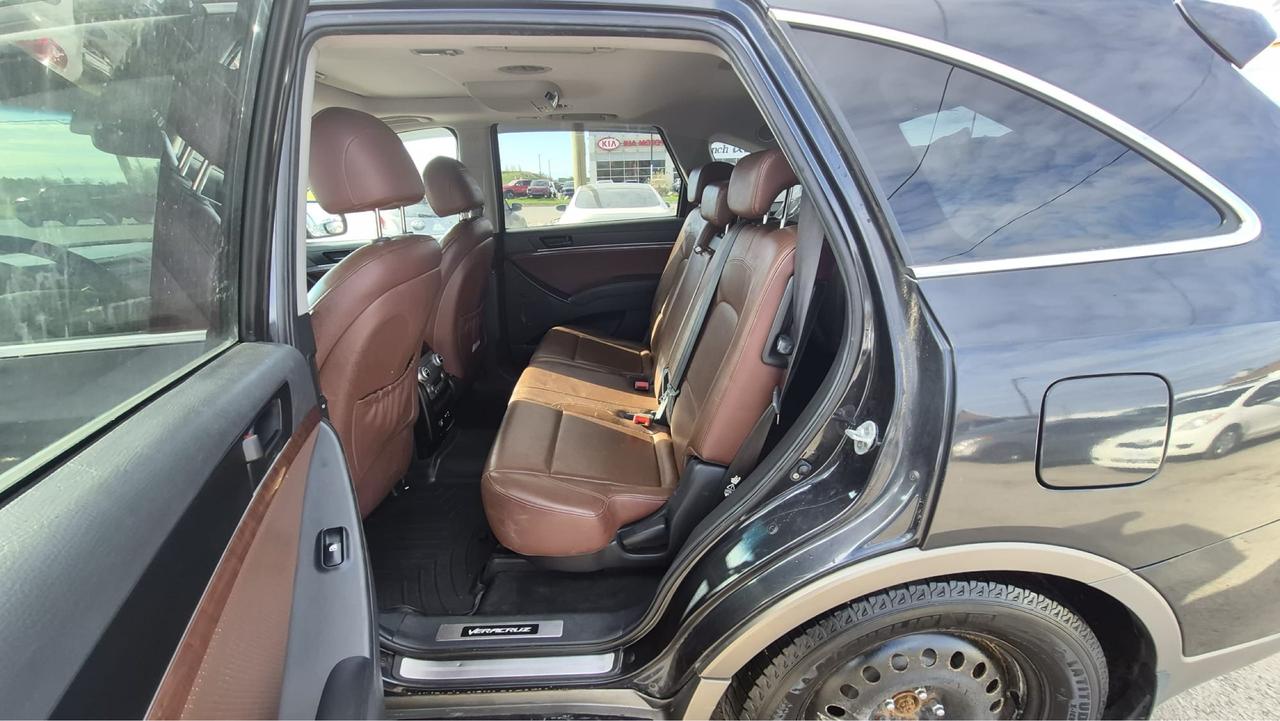 2008 Hyundai Veracruz GLS, RUNS GREAT, 2 SETS OF WHEELS, AS IS Photo