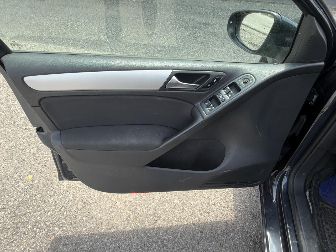 2013 Volkswagen Golf wolfsburg edition Photo