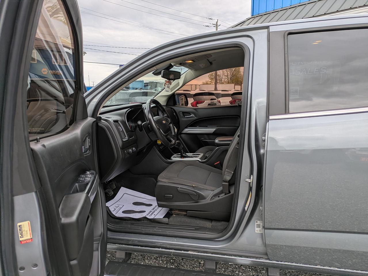 2019 Chevrolet Colorado 4WD CREW CAB 128.3" LT Photo