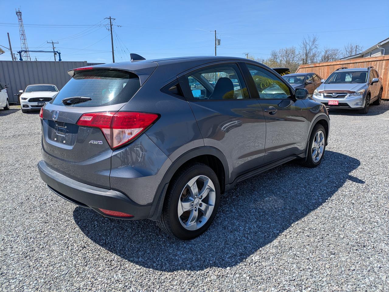 2017 Honda HR-V 4WD 4dr CVT LX Photo4