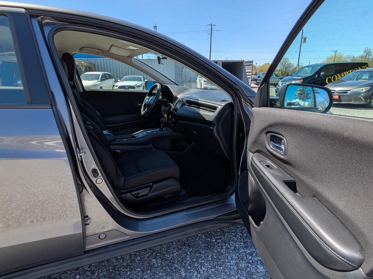 2017 Honda HR-V 4WD 4dr CVT LX Photo