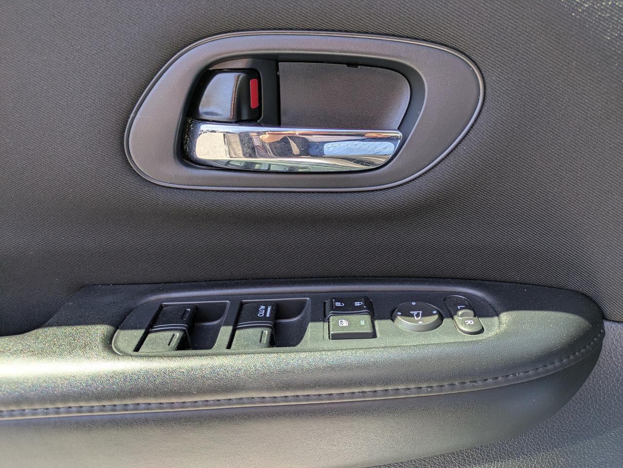 2017 Honda HR-V 4WD 4dr CVT LX Photo