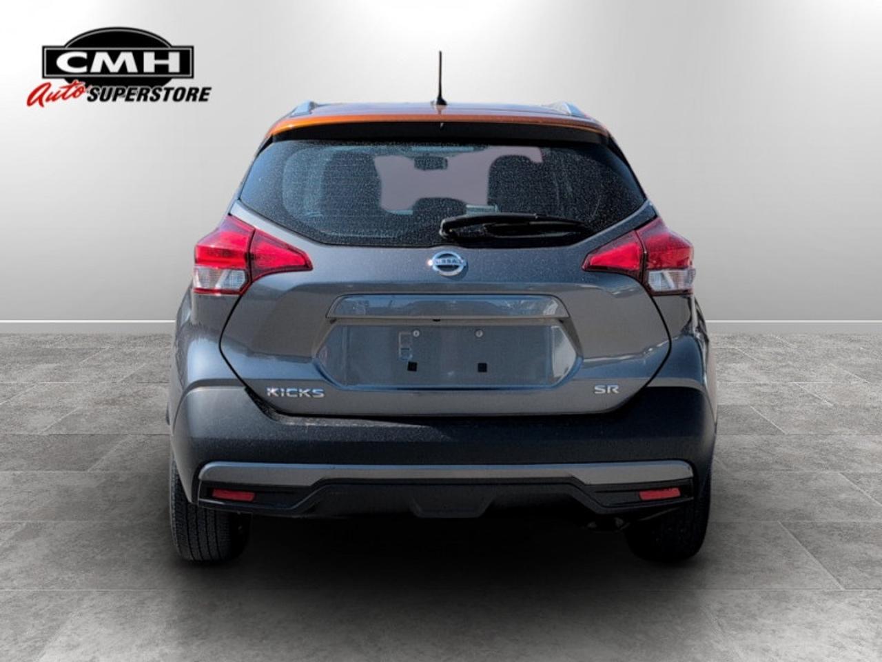 2018 Nissan Kicks SR Photo