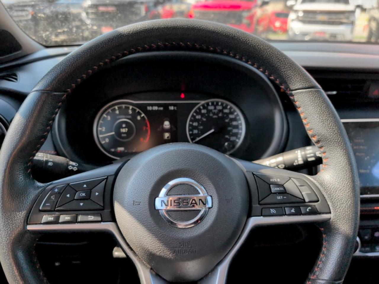 2018 Nissan Kicks SR Photo