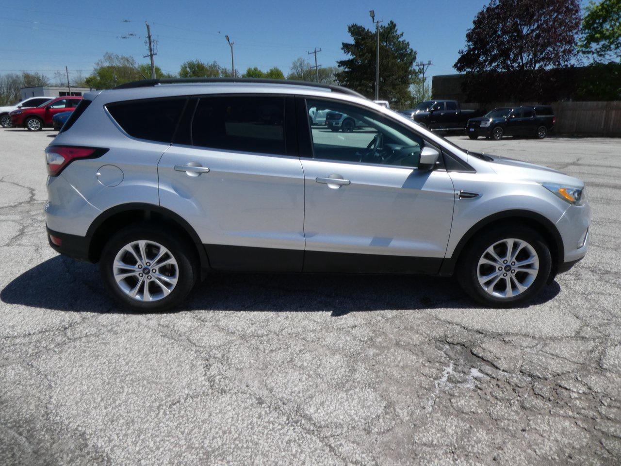 2017 Ford Escape SE | Heated Seats | Backup Cam | Nav | Photo