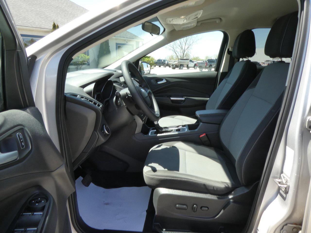 2017 Ford Escape SE | Heated Seats | Backup Cam | Nav | Photo