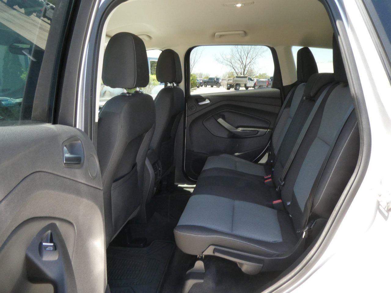 2017 Ford Escape SE | Heated Seats | Backup Cam | Nav | Photo