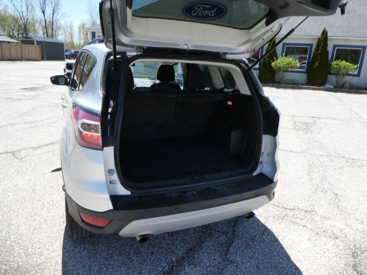 2017 Ford Escape SE | Heated Seats | Backup Cam | Nav | Photo