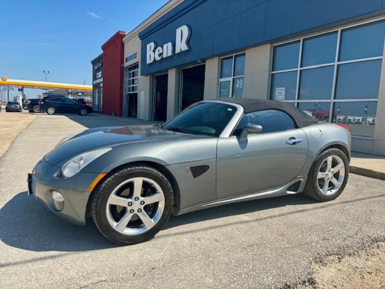 CONVERTIBLE, VERY LOW KMS.