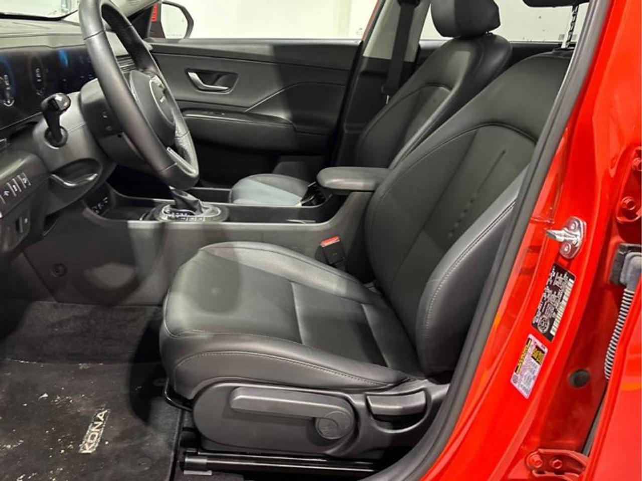 2025 Hyundai KONA Preferred AWD w/ Trend | Leather | Sunroof | Heated Seats + Steering | Remote Start | and More ! Photo2