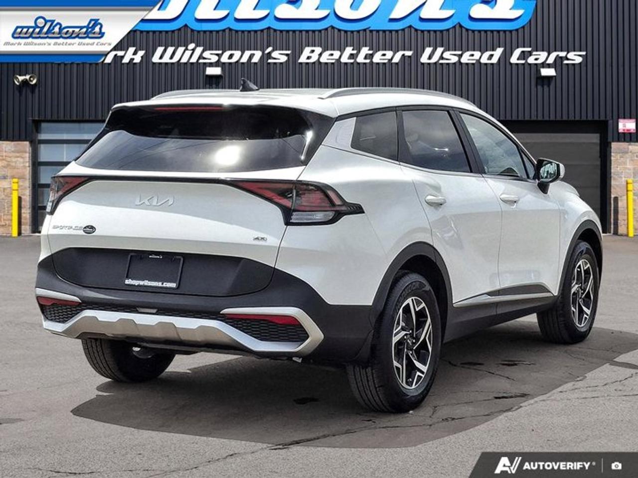 2023 Kia Sportage LX AWD | Heated Seats | CarPlay + Android | Rear Camera | Alloy Wheels and More ! Photo