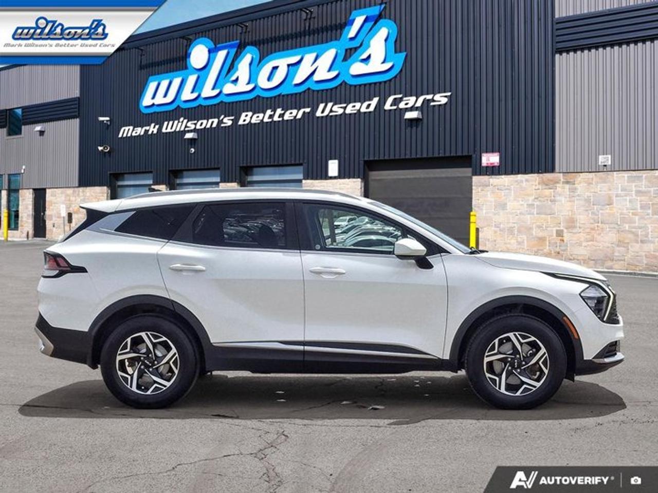 2023 Kia Sportage LX AWD | Heated Seats | CarPlay + Android | Rear Camera | Alloy Wheels and More ! Photo