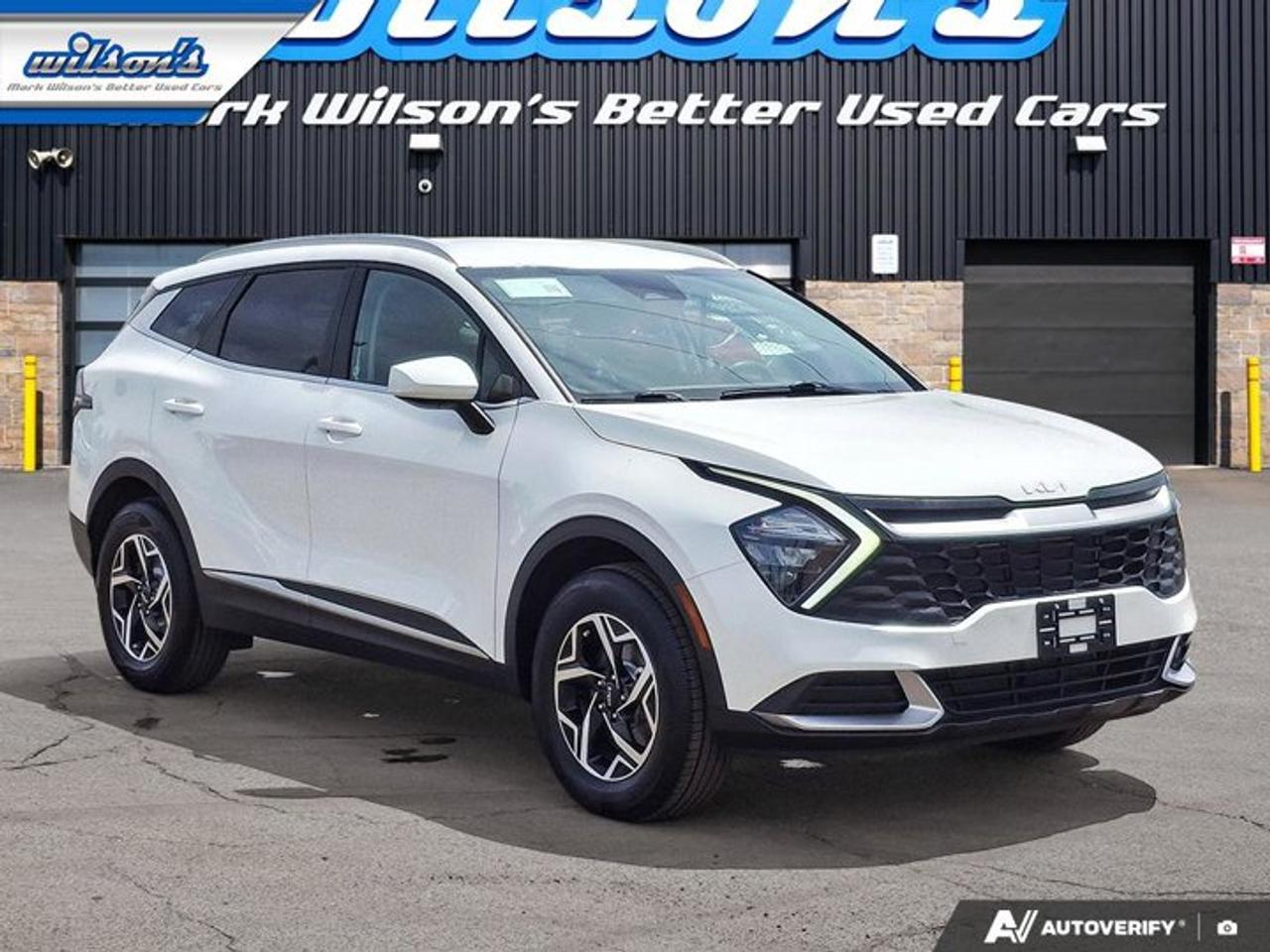 2023 Kia Sportage LX AWD | Heated Seats | CarPlay + Android | Rear Camera | Alloy Wheels and More ! Photo
