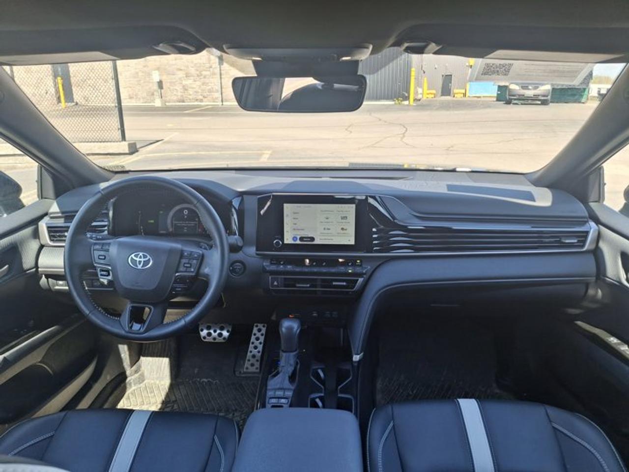 2025 Toyota Camry SE Upgrade | Hybrid | Sunroof | Leather Trim | Pwr Seat | Heated Wheel + Seats | CarPlay and More ! Photo4