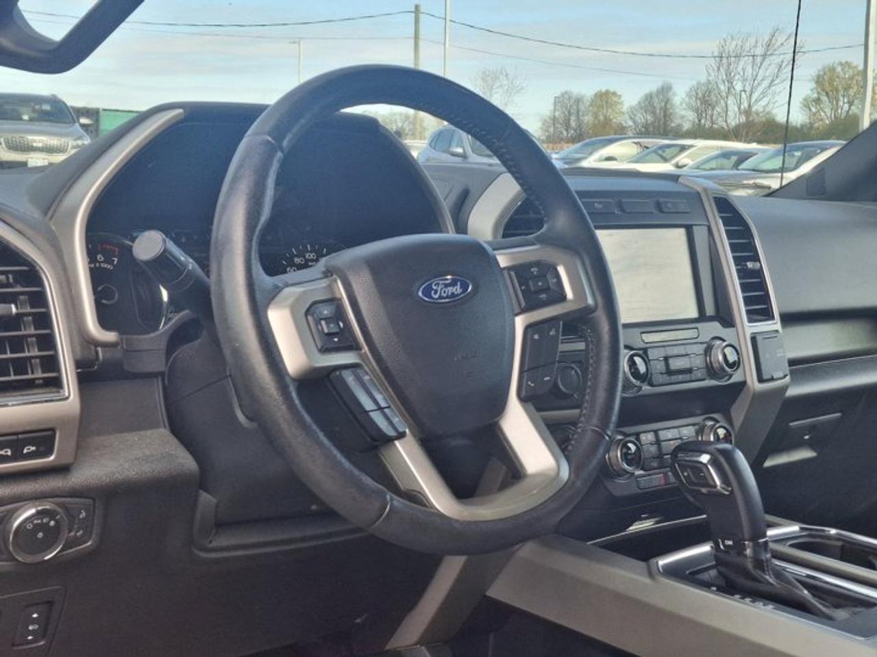 2020 Ford F-150 LARIAT 4x4 | 5.0L V8 | Leather | Panoramic Sunroof | Heated Seats + Steering | Tow Pkg | and More ! Photo