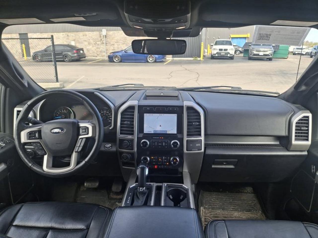 2020 Ford F-150 LARIAT 4x4 | 5.0L V8 | Leather | Panoramic Sunroof | Heated Seats + Steering | Tow Pkg | and More ! Photo4