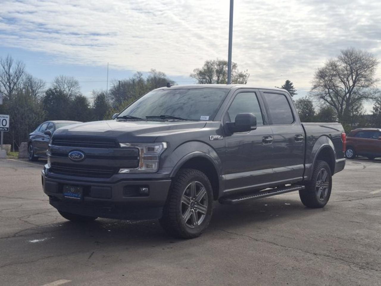 2020 Ford F-150 LARIAT 4x4 | 5.0L V8 | Leather | Panoramic Sunroof | Heated Seats + Steering | Tow Pkg | and More ! Photo0