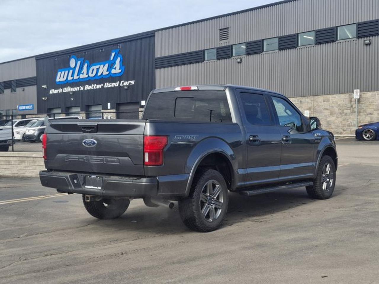 2020 Ford F-150 LARIAT 4x4 | 5.0L V8 | Leather | Panoramic Sunroof | Heated Seats + Steering | Tow Pkg | and More ! Photo