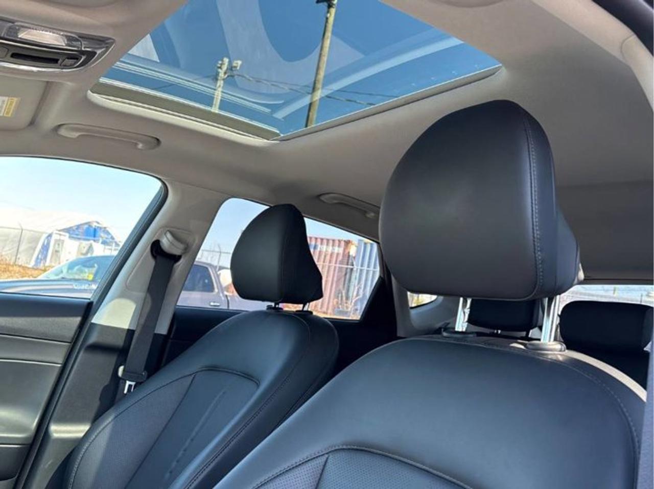 2025 Hyundai KONA Preferred AWD w/ Trend | Leather | Sunroof | Heated Seats + Steering | Remote Start | and More ! Photo