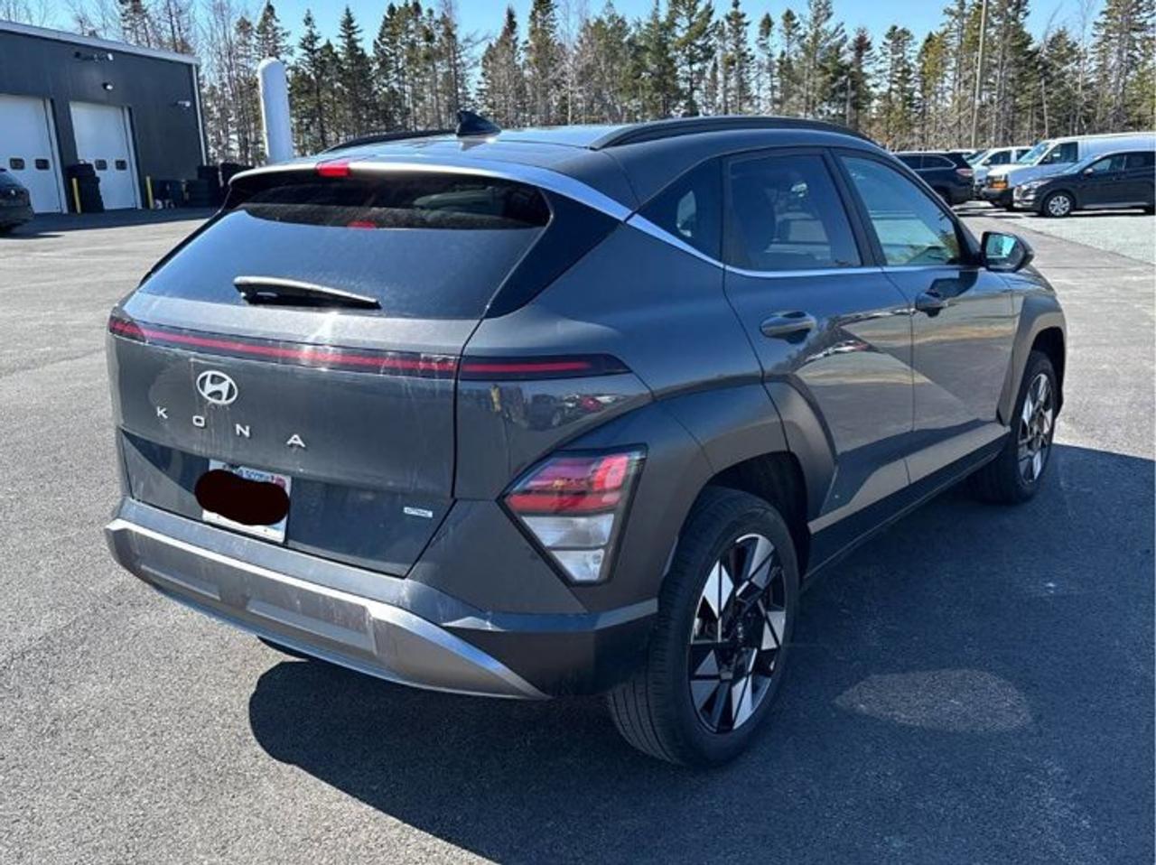 2025 Hyundai KONA Preferred AWD w/ Trend | Leather | Sunroof | Heated Seats + Steering | Remote Start | and More ! Photo