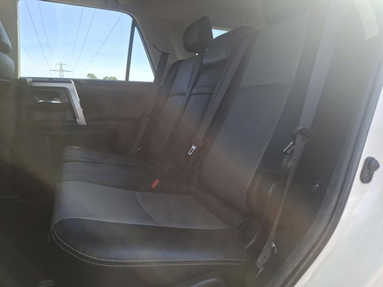 2021 Toyota 4Runner SR5 4WD | Leather | Sunroof | 7 Passenger | Power Seat | Heated Seats | CarPlay + Android and More ! Photo